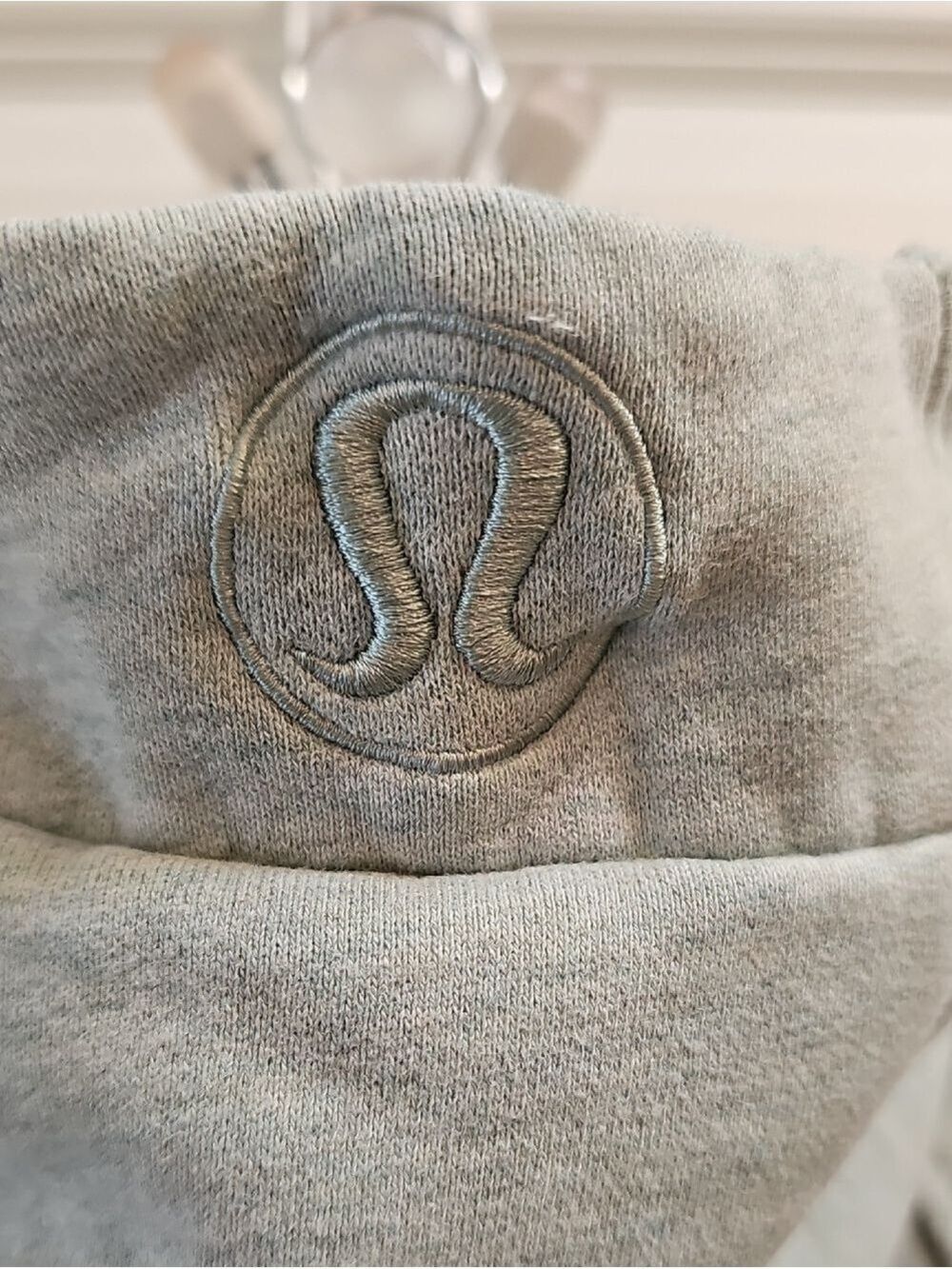 346. Lululemon Scuba Hoodie - Picture 5 of 9